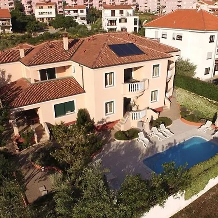 In With Balcony, Air Conditioning, Wifi 858-1 Zadar