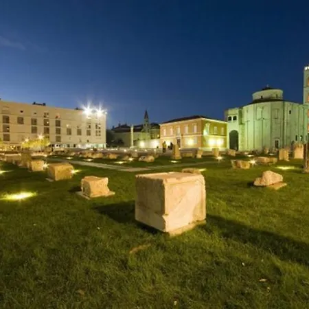 شقة In With Balcony, Air Conditioning, Wifi 858-1 زادار