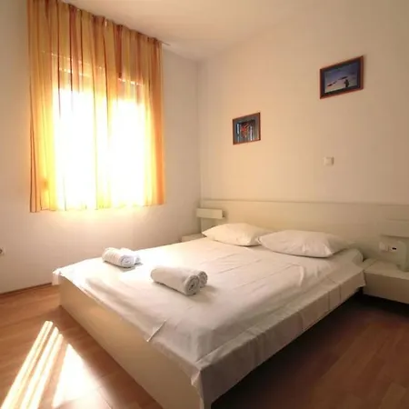 In With Balcony, Air Conditioning, Wifi 858-1
