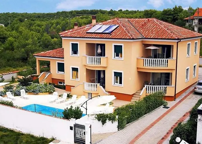 In With Balcony, Air Conditioning, Wifi 858-1 *