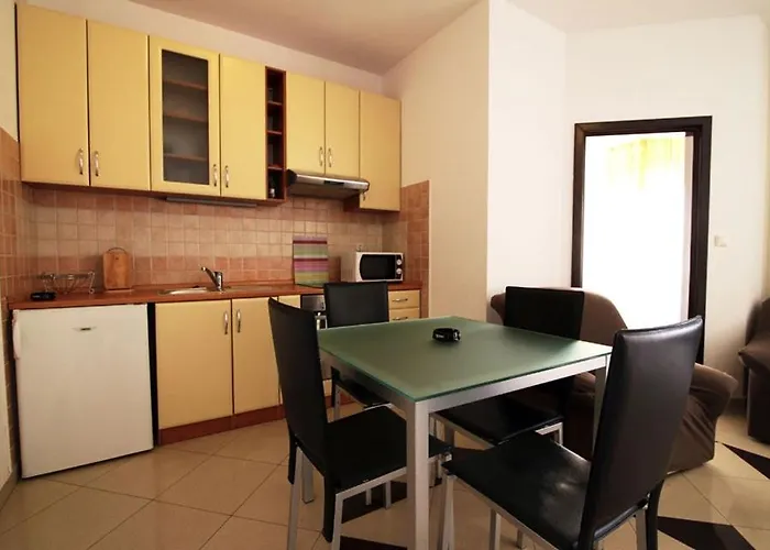 In With Balcony, Air Conditioning, Wifi 858-1 Apartamento *