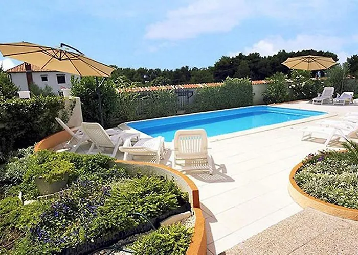 In With Balcony, Air Conditioning, Wifi 858-1 *