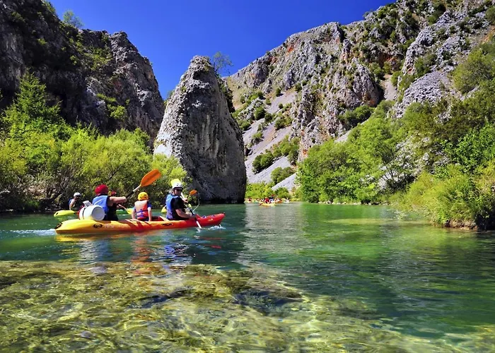 In With Balcony, Air Conditioning, Wifi 858-1 شقة