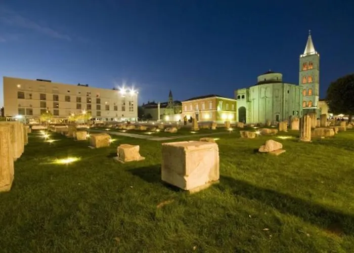 شقة In With Balcony, Air Conditioning, Wifi 858-1 زادار