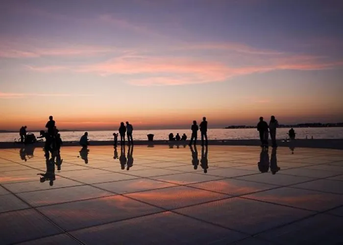 In With Balcony, Air Conditioning, Wifi 858-1 *