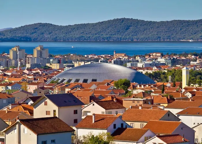 شقة In With Balcony, Air Conditioning, Wifi 858-1